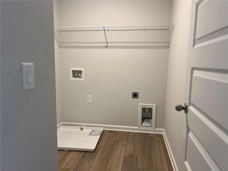 Spacious, unfurnished interior of a new home in Crofton Place Enclave, Snellville (Image 45). Spacious, unfurnished interior of a new home in Crofton Place Enclave, Snellville (Image 45).
