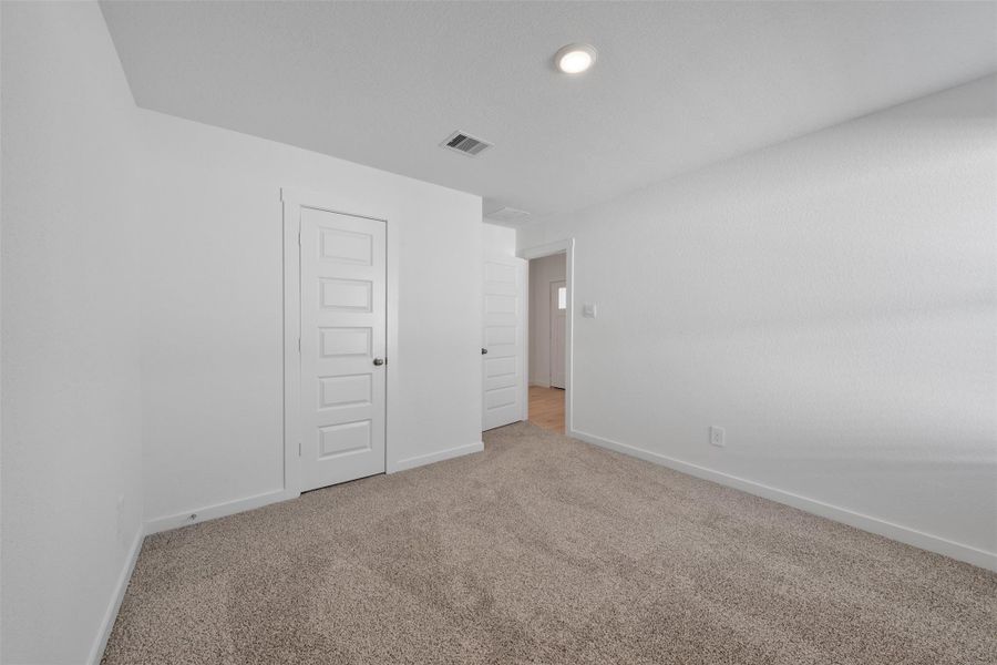 Spacious, unfurnished interior of a new home in Tamarron, Fulshear (Image 21). Spacious, unfurnished interior of a new home in Tamarron, Fulshear (Image 21).