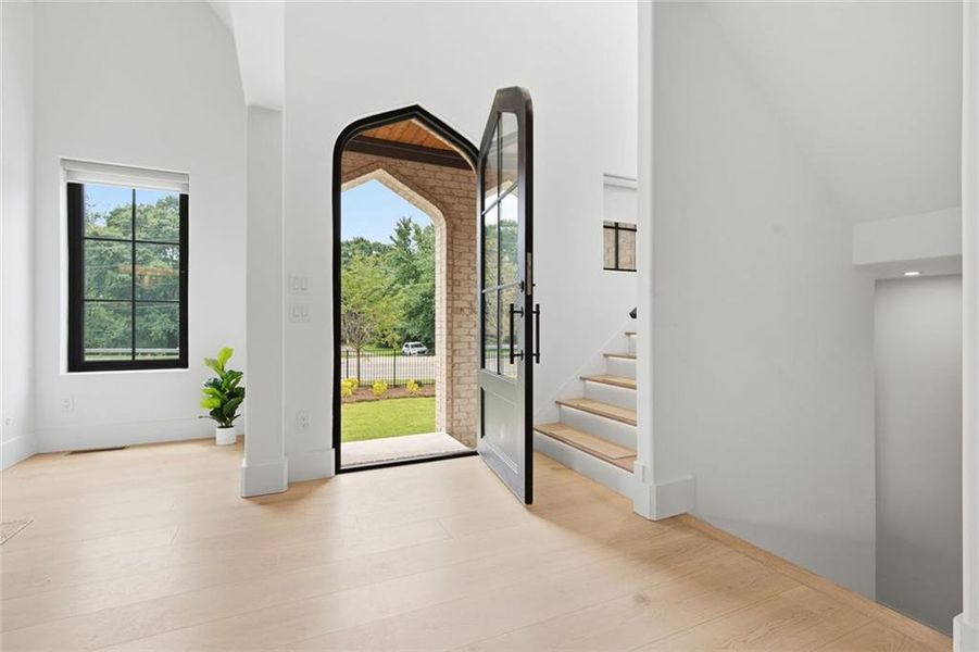Spacious, unfurnished interior of a new home in , Alpharetta (Image 21).