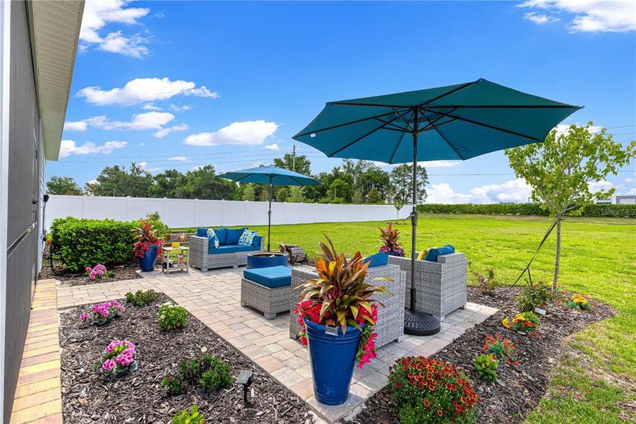 Exterior details and patio area of a home in , Ocala (Image 3).
