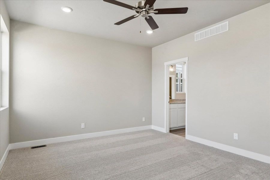 Spacious, unfurnished interior of a new home in The Trails at Aspen Ridge, Colorado Springs (Image 14).