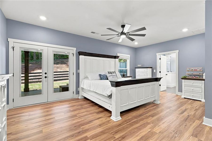 Furnished interior view inside a new home in , Jasper (Image 19).