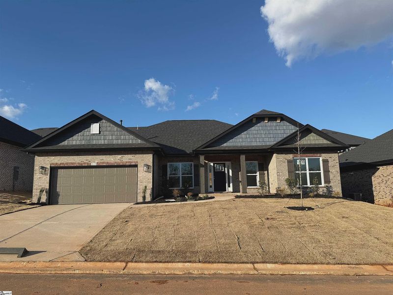 Image 14 of a home in Hidden Lake Estates.