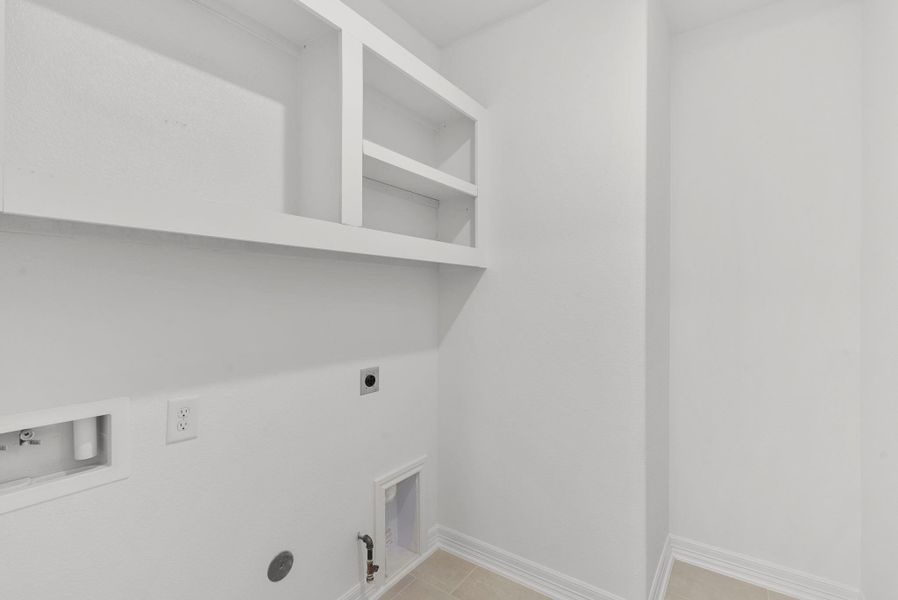 Spacious, unfurnished interior of a new home in Westland Ranch, League City (Image 15).