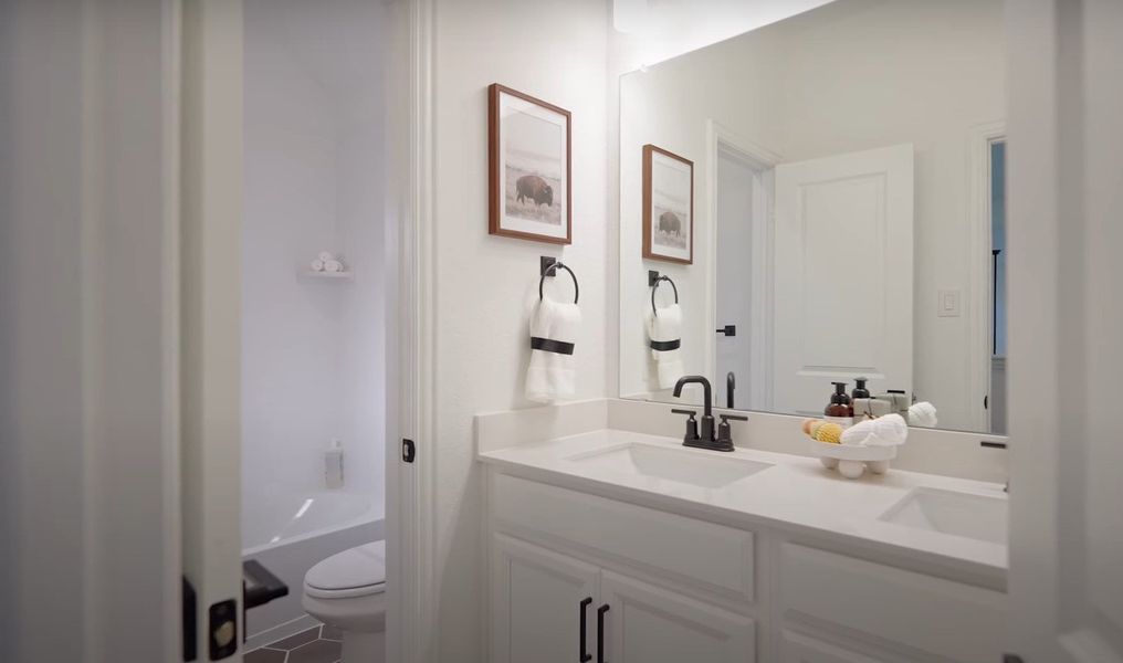 Representative furnished interior of a home built from the Richland by Beazer Homes in Goodland: Crossings 50', Midlothian (Image 7).