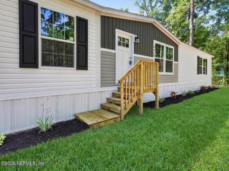 Exterior details and patio area of a home in , Middleburg (Image 30).