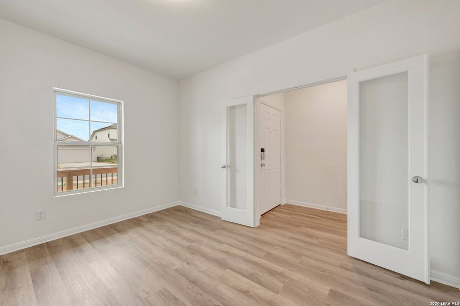 Spacious, unfurnished interior of a new home in Mesquite Ridge, San Antonio (Image 46).
