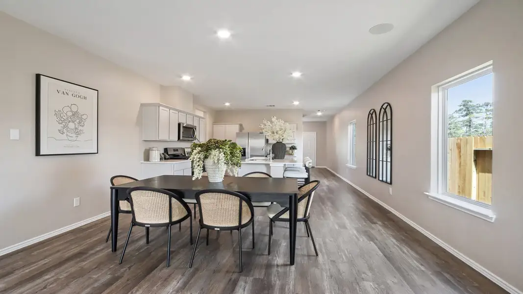 Furnished interior view inside a new home in Venetian Pines, Conroe (Image 9).