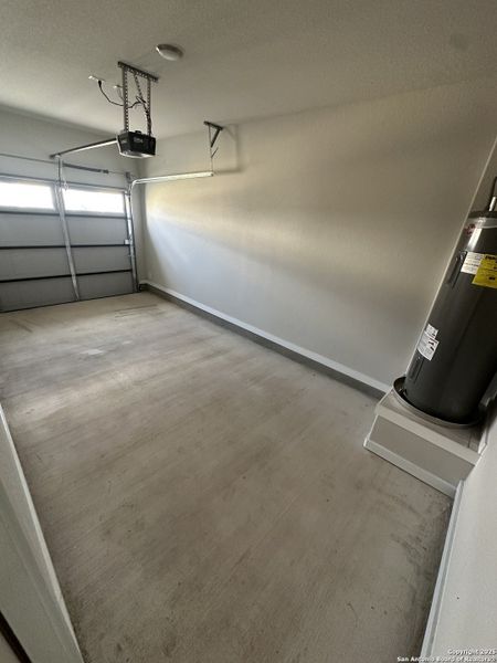 Spacious, unfurnished interior of a new home in , San Antonio (Image 16).