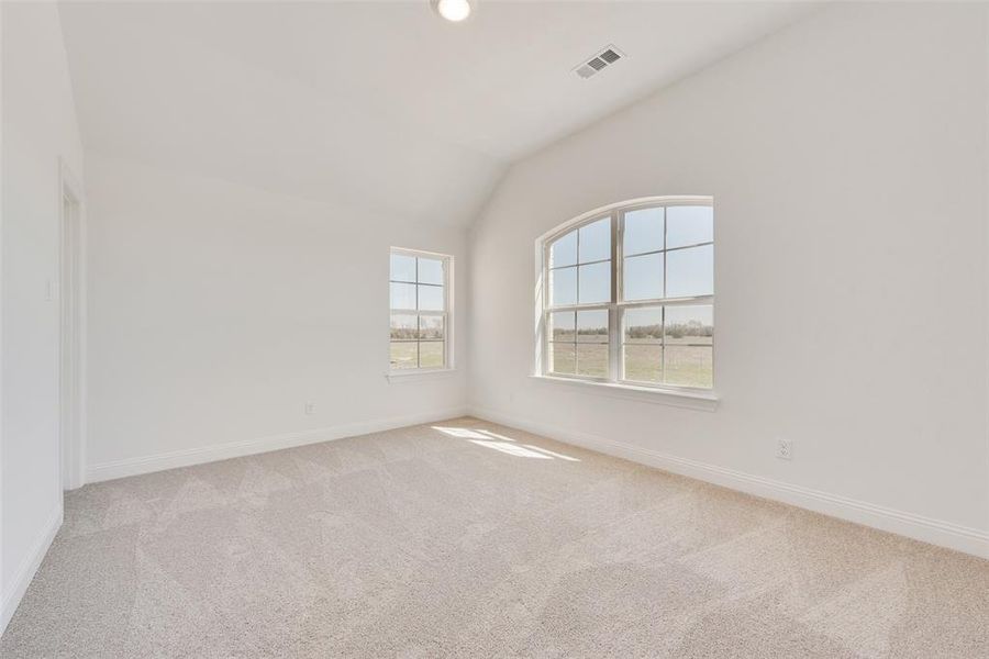 Spacious, unfurnished interior of a new home in Trails at Cottonwood Creek, Rowlett (Image 25).