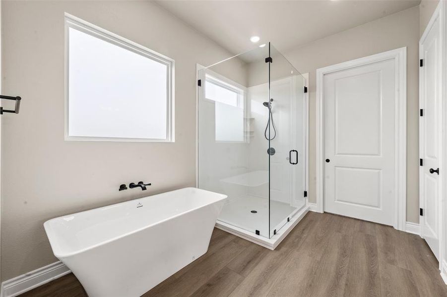 Furnished interior view inside a new home in , Gatesville (Image 5).