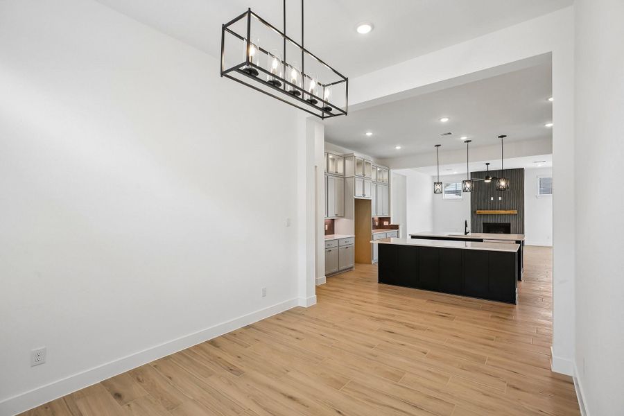 Spacious, unfurnished interior of a new home in Riceland 60',65',70', Old River-Winfree (Image 38).