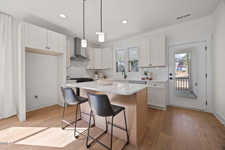 20-web-or-mls-IMG_1876 20-web-or-mls-IMG_1876