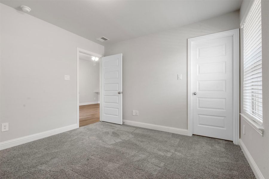 *STOCK PHOTOS - COLORS & FEATURES MAY VARY