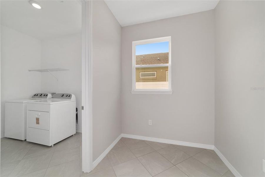 Spacious, unfurnished interior of a new home in Calesa Township, Ocala (Image 60).