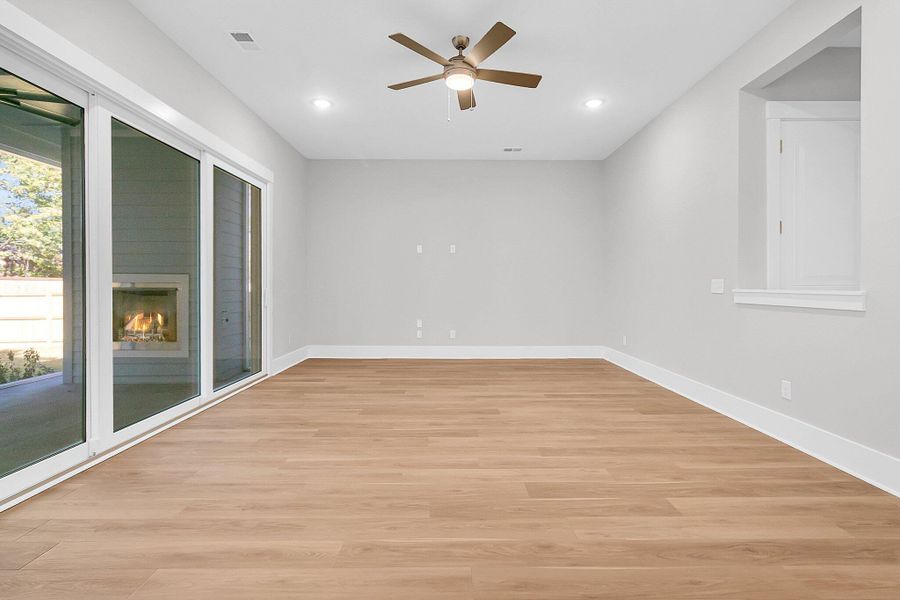Spacious, unfurnished interior of a new home in Hidden Ponds Reserve, Awendaw (Image 24).