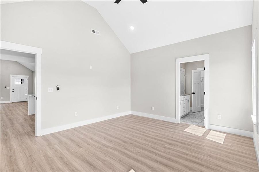 Spacious, unfurnished interior of a new home in , Dalton (Image 27).