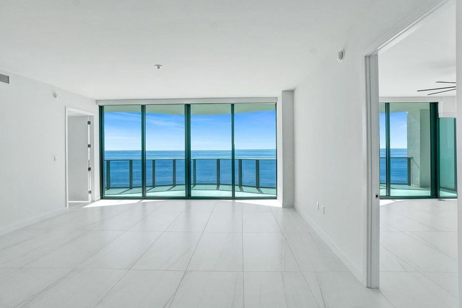 Spacious, unfurnished interior of a new home in Casamar, Pompano Beach (Image 27). Spacious, unfurnished interior of a new home in Casamar, Pompano Beach (Image 27).