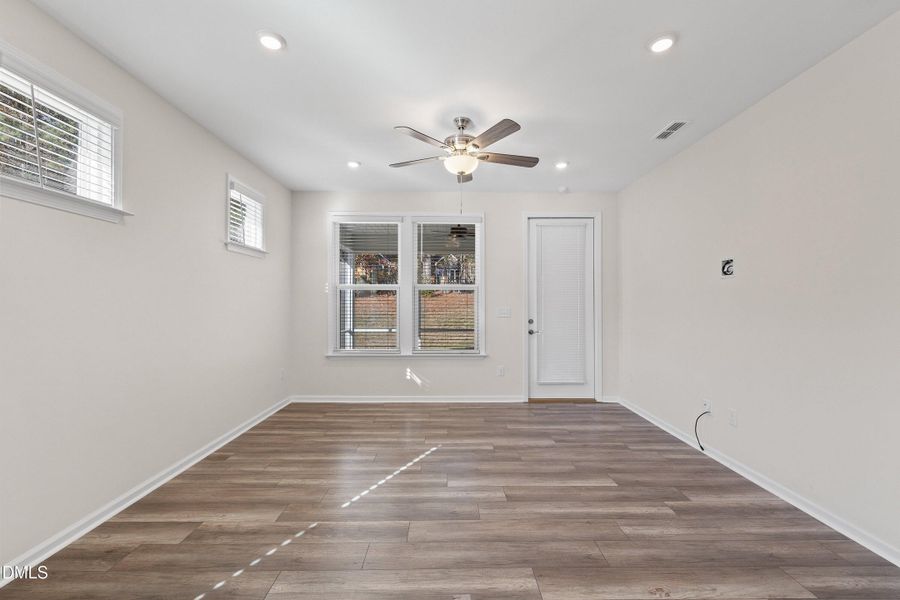 09-8212 White Star Dr_8078