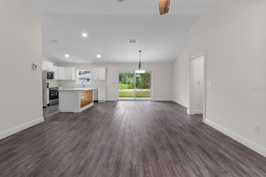 Spacious, unfurnished interior of a new home in , Dunnellon (Image 14).