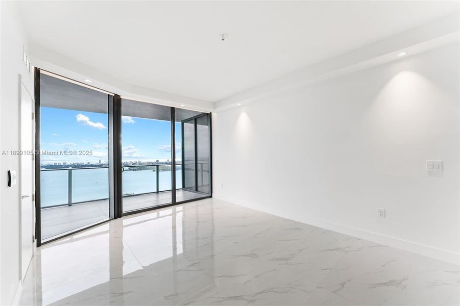 Spacious, unfurnished interior of a new home in , Miami (Image 18).