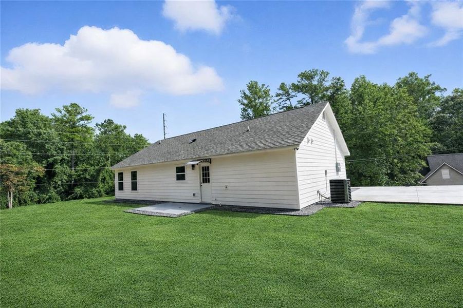 Exterior details and patio area of a home in , Dallas (Image 21).