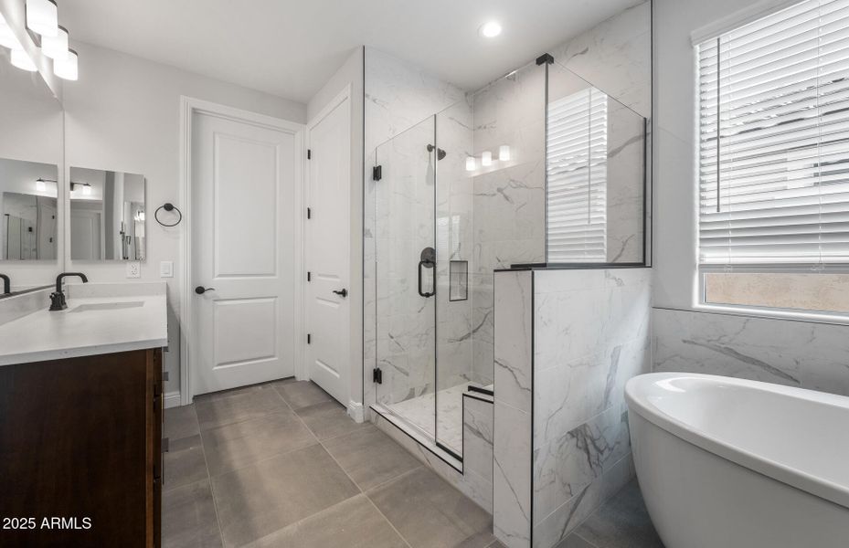 Owner's Bathroom Owner's Bathroom