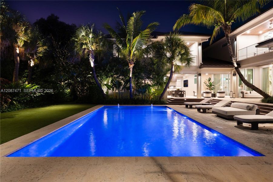 Exterior details and patio area of a home in , Pinecrest (Image 14).
