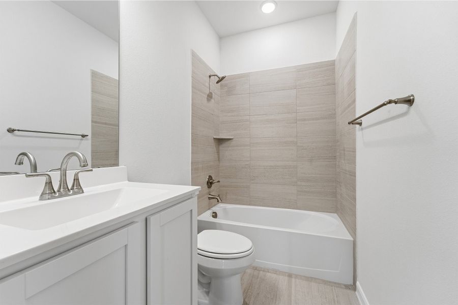 Furnished interior view inside a new home in Pebblebrook, Sherman (Image 10).