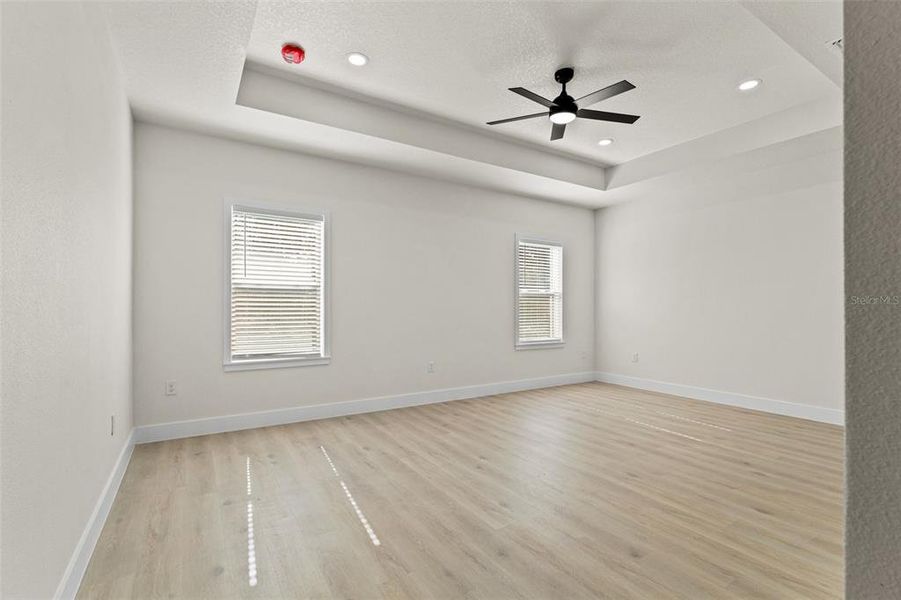 Spacious, unfurnished interior of a new home in , Weeki Wachee (Image 34).