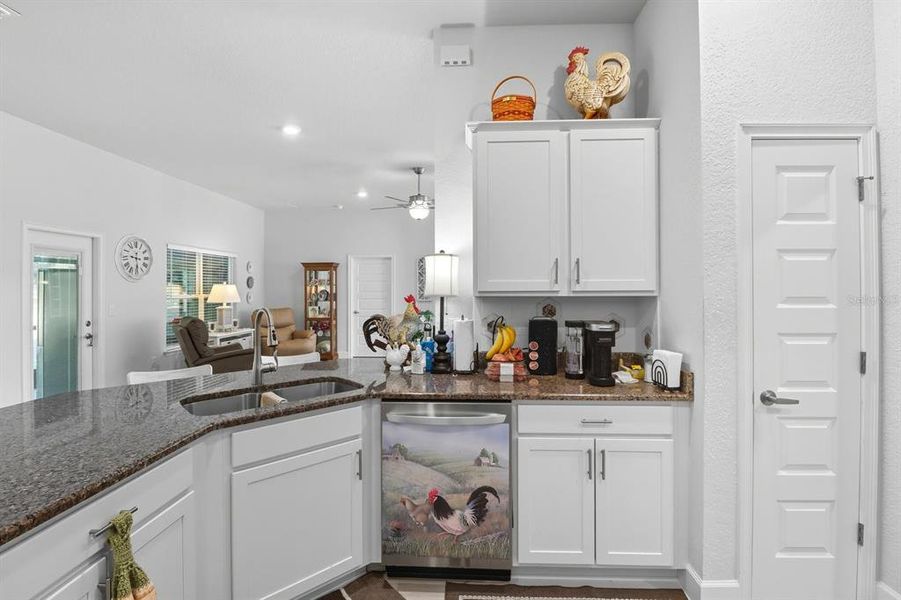 Furnished interior view inside a new home in , Dunnellon (Image 17).