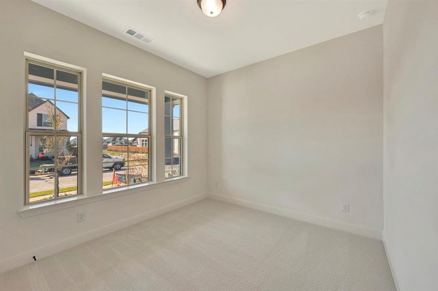 Spacious, unfurnished interior of a new home in Sandbrock Ranch, Aubrey (Image 26). Spacious, unfurnished interior of a new home in Sandbrock Ranch, Aubrey (Image 26).
