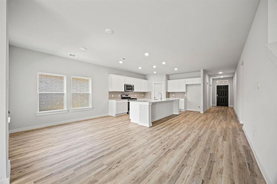 Spacious, unfurnished interior of a new home in Prestige Collection at Overland Grove, Forney (Image 10).