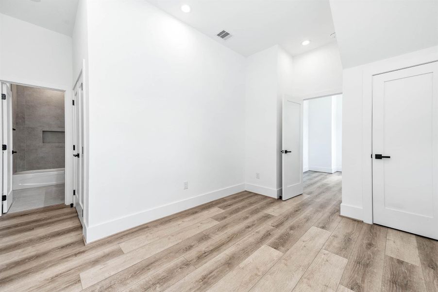 Spacious, unfurnished interior of a new home in , Houston (Image 25). Spacious, unfurnished interior of a new home in , Houston (Image 25).