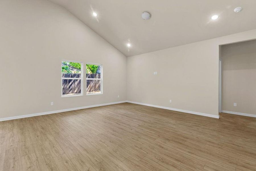 Spacious, unfurnished interior of a new home in , Fort Worth (Image 18).