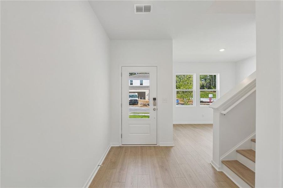 Spacious, unfurnished interior of a new home in Windance Lake, Loganville (Image 16). Spacious, unfurnished interior of a new home in Windance Lake, Loganville (Image 16).