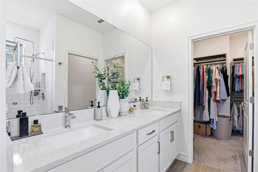 Furnished interior view inside a new home in , Lutz (Image 11).