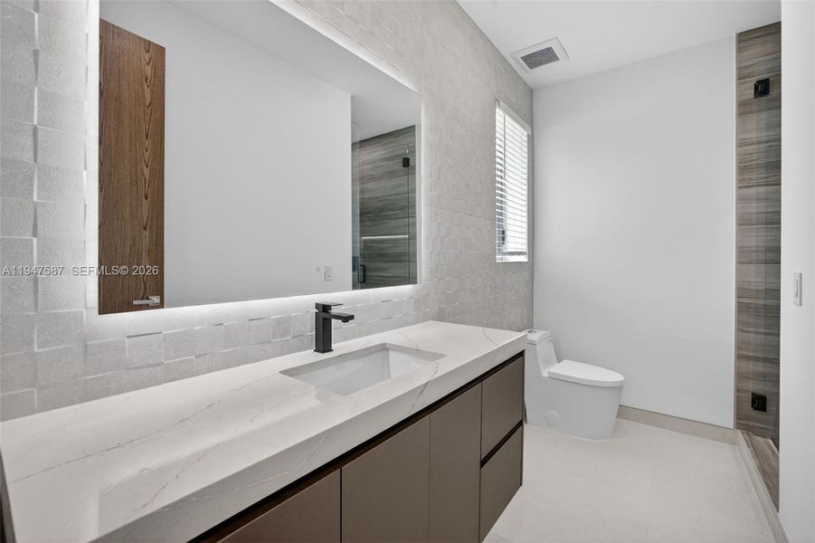 Furnished interior view inside a new home in , Fort Lauderdale (Image 60).