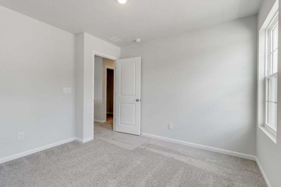 Spacious, unfurnished interior of a new home in Killians Crossing, Blythewood (Image 31).