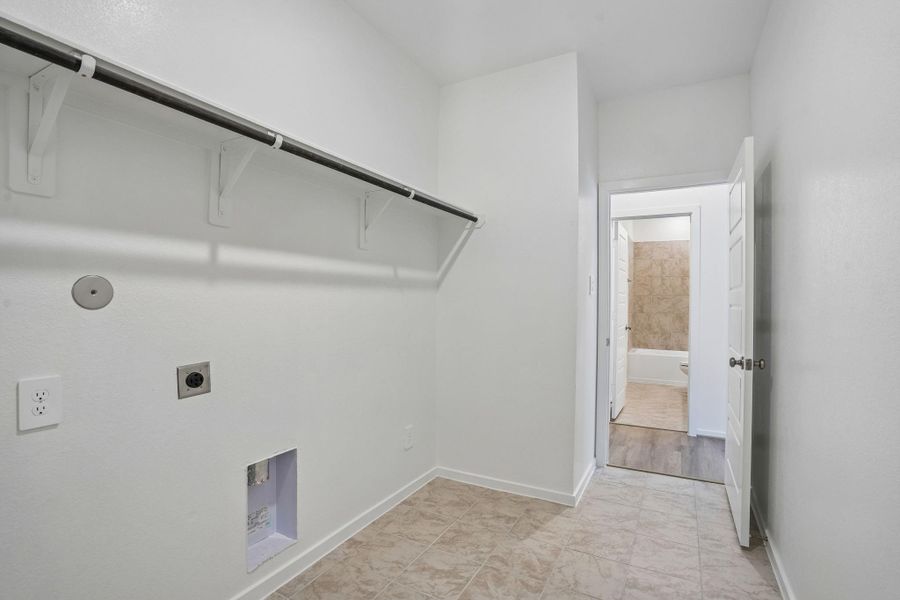 Spacious, unfurnished interior of a new home in Riviera Pines - Premier Series, Huffman (Image 18).