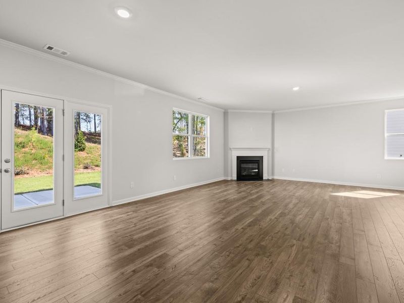 Spacious, unfurnished interior of a new home in Parkside at Carter Grove, Cartersville (Image 15).