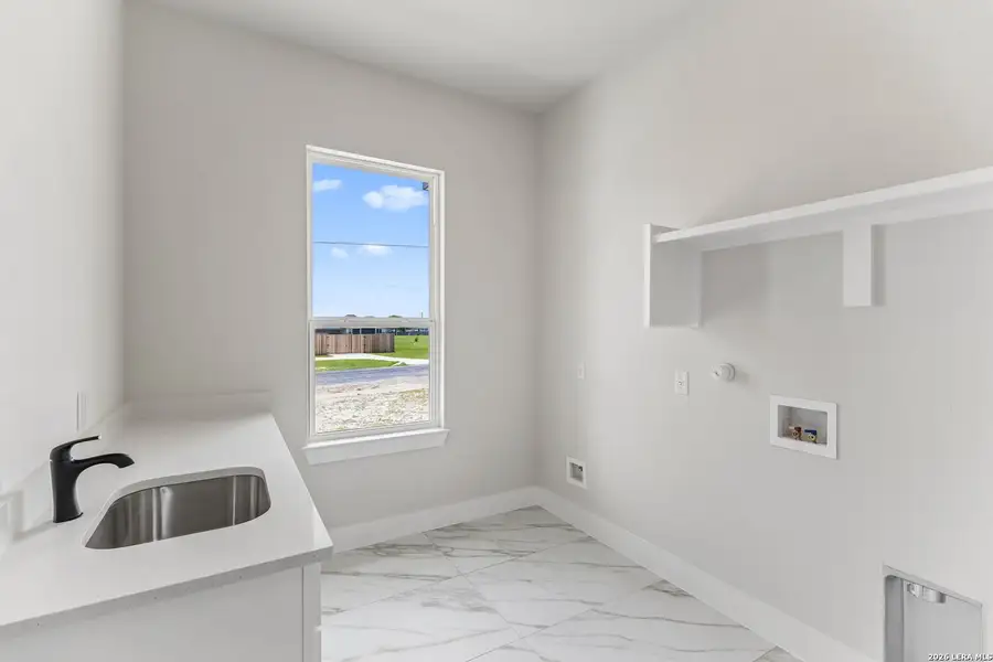 Spacious, unfurnished interior of a new home in , La Vernia (Image 36). Spacious, unfurnished interior of a new home in , La Vernia (Image 36).