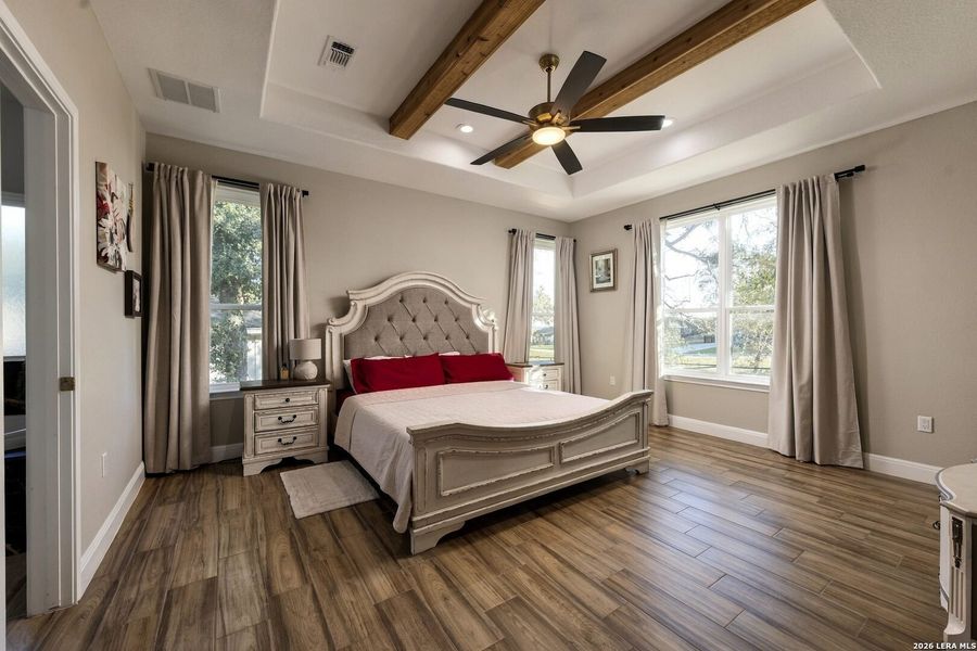 Furnished interior view inside a new home in , La Vernia (Image 9).