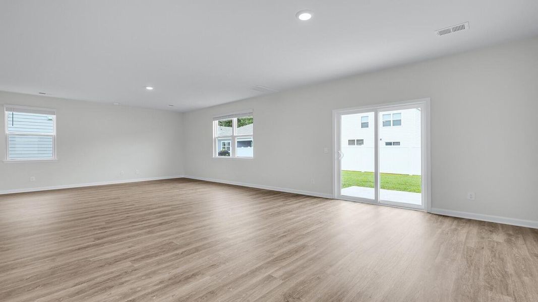 Spacious, unfurnished interior of a new home in Hillcrest, Ravenel (Image 36).