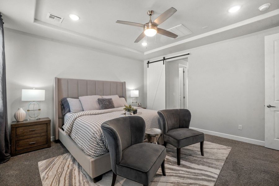 Representative furnished interior of a home built from the Capitan by Hakes Brothers in Hillside Park, El Paso (Image 27).