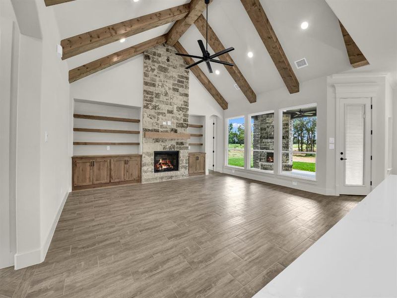 Spacious, unfurnished interior of a new home in , Weatherford (Image 27).