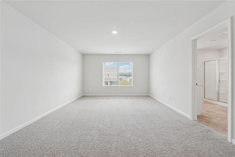 Spacious, unfurnished interior of a new home in , Dallas (Image 21).