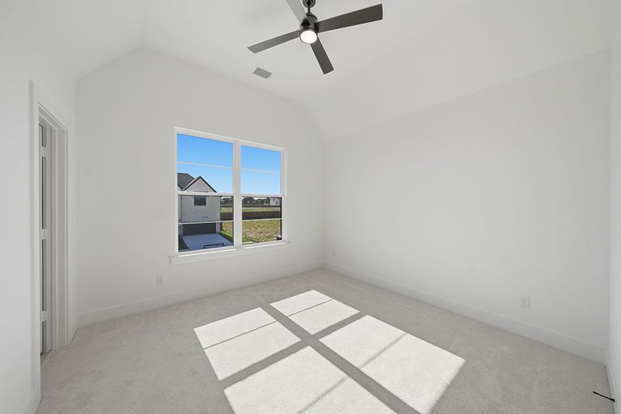 Spacious, unfurnished interior of a new home in Custer Ridge Estates, Allen (Image 35).