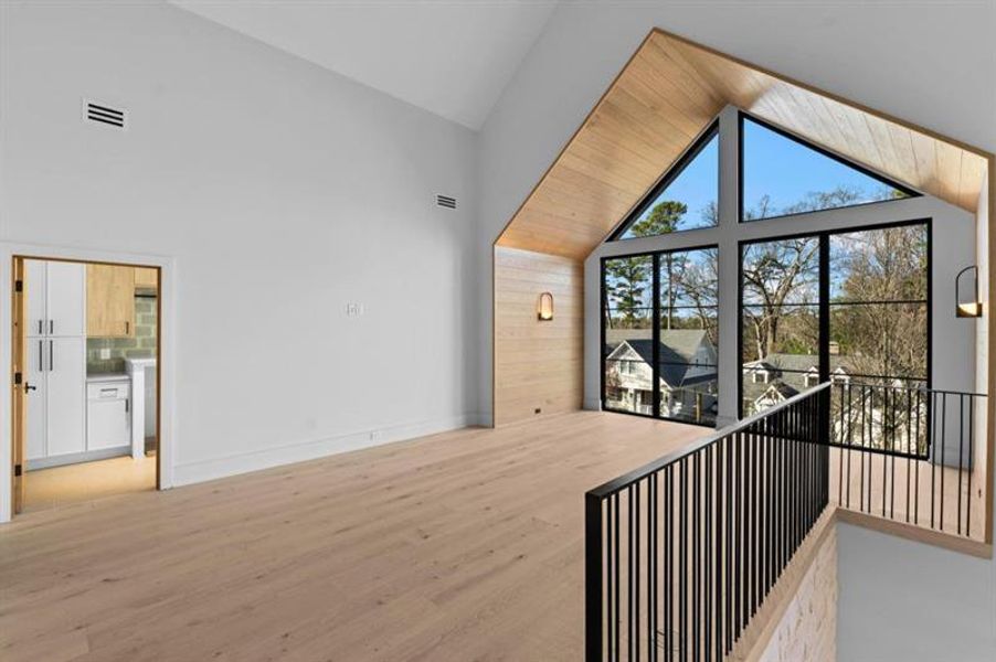 Spacious, unfurnished interior of a new home in , Atlanta (Image 35).