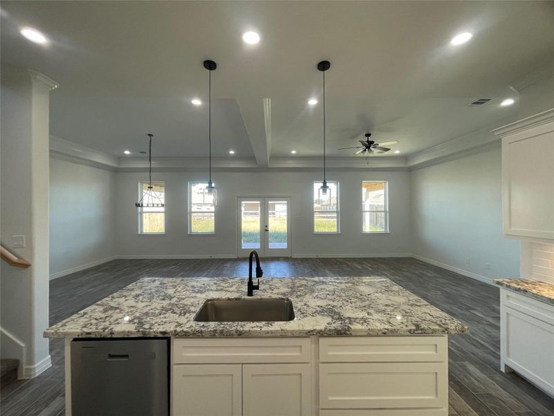 Furnished interior view inside a new home in , Anahuac (Image 4).